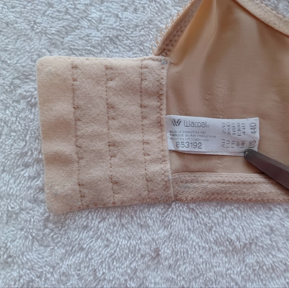 Wacoal Basic Beauty Spacer Underwire Full-Busted Bra, Size 44D - Picture 15 of 16